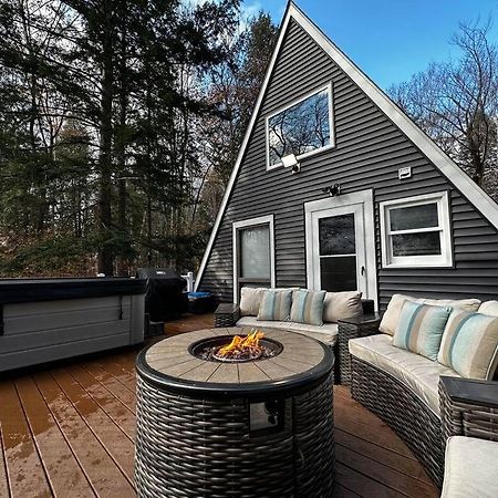 New! Cozy & Modern A-Frame In The Woods W/Hot Tub Βίλα Tamworth Εξωτερικό φωτογραφία