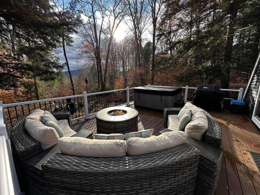 New! Cozy & Modern A-Frame In The Woods W/Hot Tub Βίλα Tamworth Εξωτερικό φωτογραφία